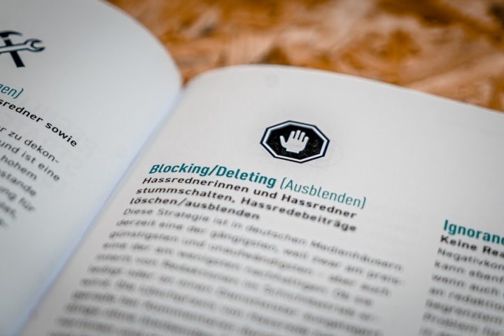 Photo "Content marketing strategies that attract and convert"